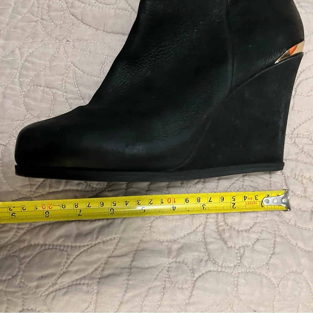 Steven by Steve Madden Women Black Leather Honu  Wedge Ankle Zipper Booties 10
